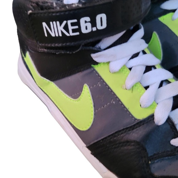 Nike 6.0 black and green SB Dunk Mogan mid Jr skate size 7Y - Picture 3 of 10